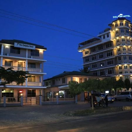 Dolphin Hotel タンガ エクステリア 写真